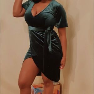 Faux wrap Green velvet dress with belt